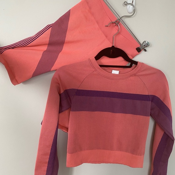 Fabletics Ultra High-Waisted Seamless Sprint Short - Picture 7 of 10